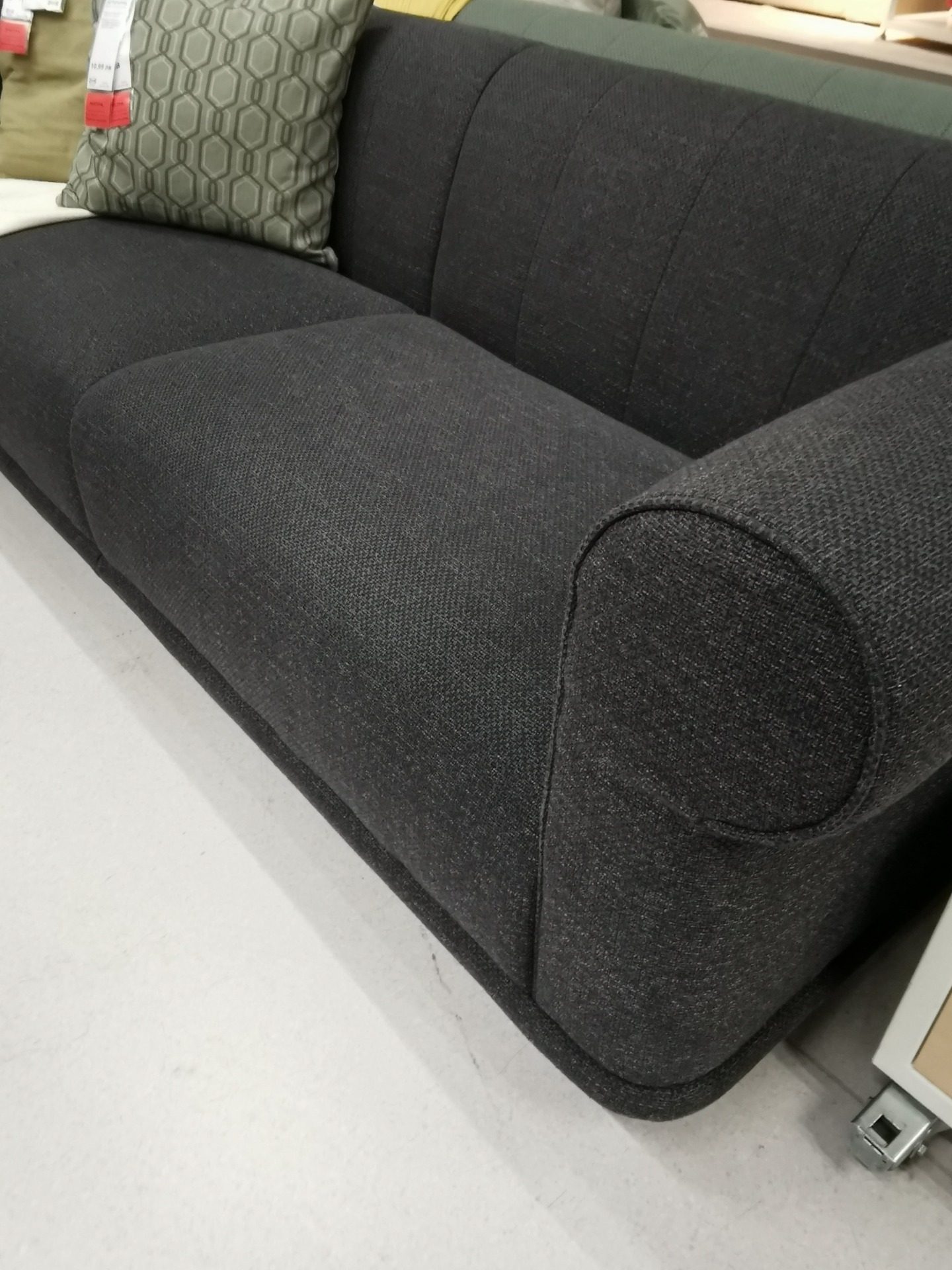 Stilfull design og komfort med Viskafors sofa fra IKEA